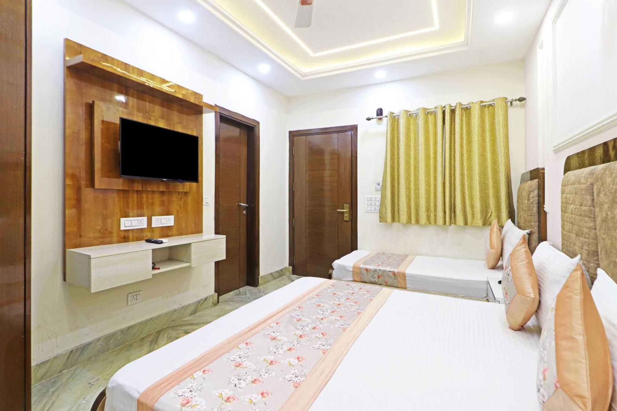 Hotel Samrat Residency 10 Mints Walking Distance Nizamuddin Railway Station Neu-Delhi Exterior foto