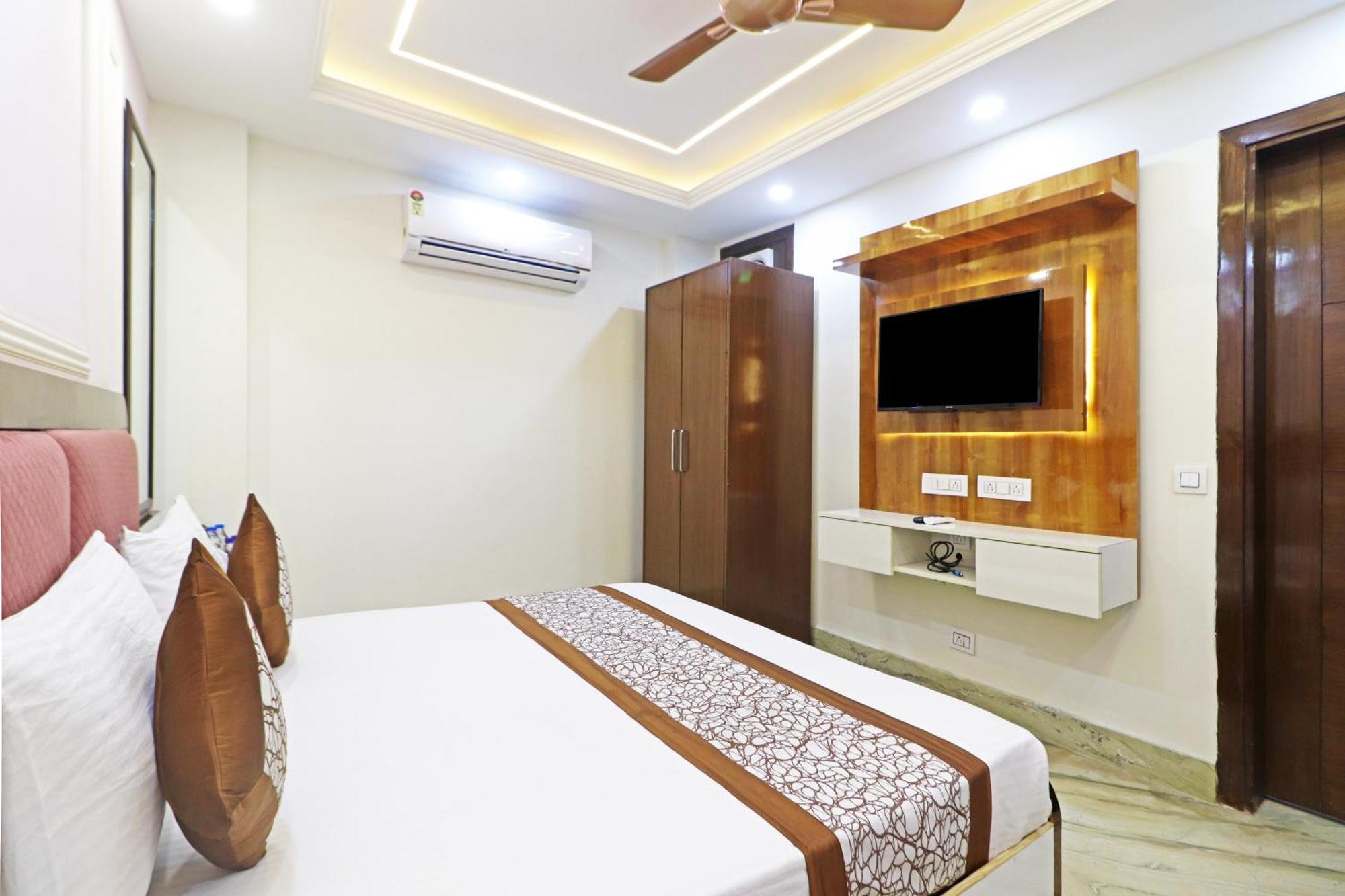 Hotel Samrat Residency 10 Mints Walking Distance Nizamuddin Railway Station Neu-Delhi Exterior foto