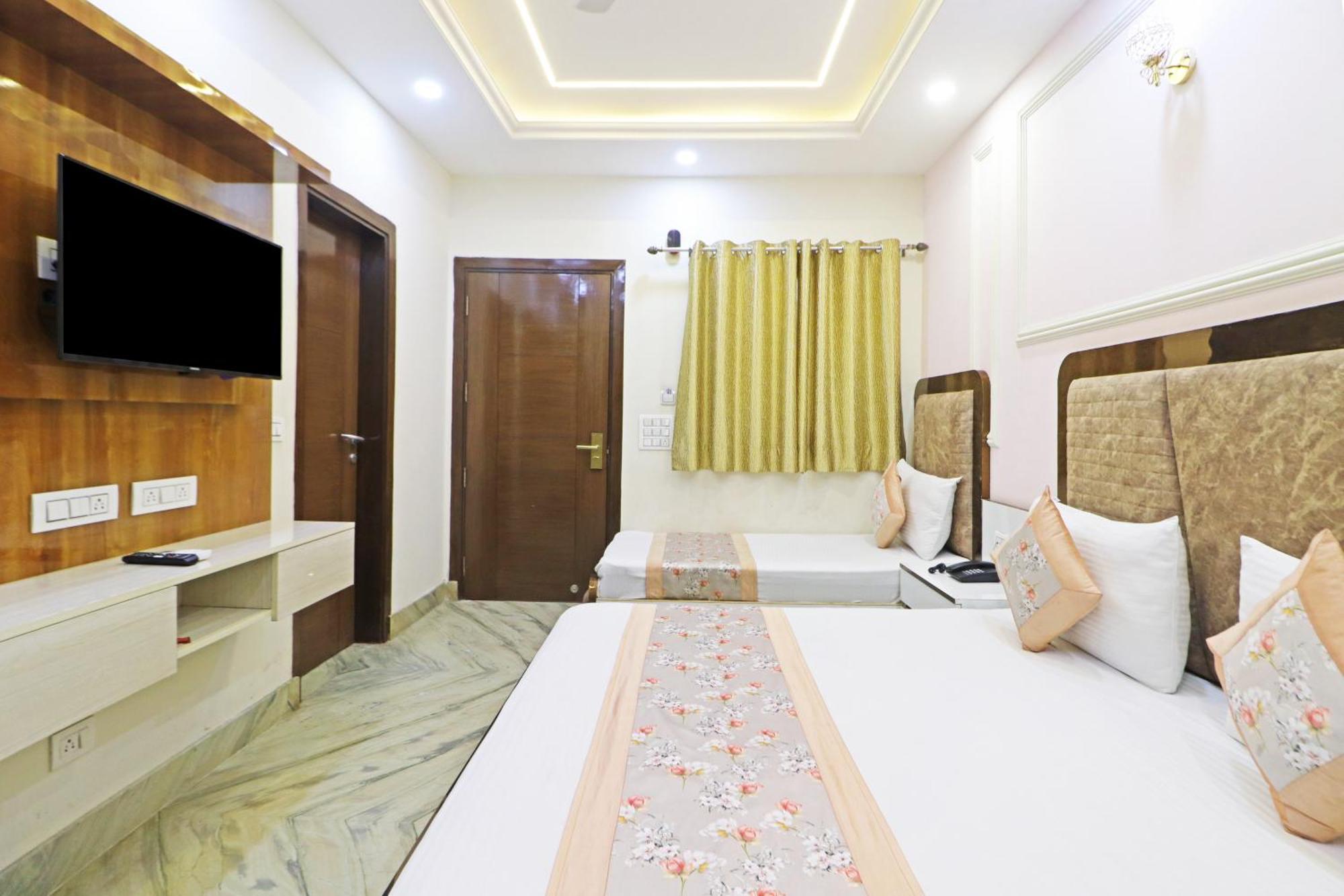 Hotel Samrat Residency 10 Mints Walking Distance Nizamuddin Railway Station Neu-Delhi Exterior foto